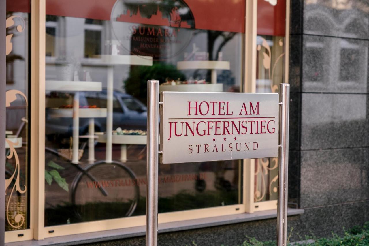 Hotel Am Jungfernstieg 3*